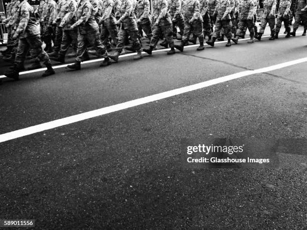 soldiers marching at attention - marching stock-fotos und bilder