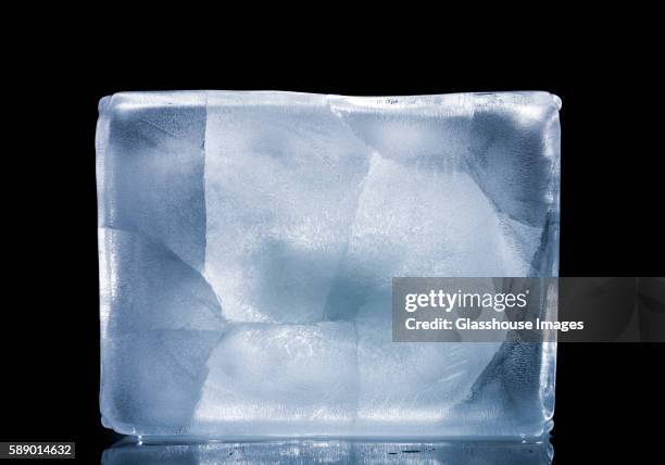 block of ice - ghiaccio foto e immagini stock