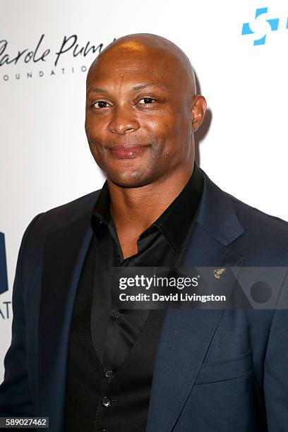 Former NFL player Eddie George attends 16th Annual Harold and Carole Pump Foundation Gala at The Beverly Hilton Hotel on August 12, 2016 in Beverly...