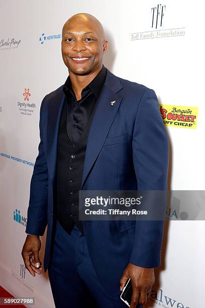 Former NFL player Eddie George attends the 16th Annual Harold & Carole Pump Foundation Gala at The Beverly Hilton Hotel on August 12, 2016 in Beverly...