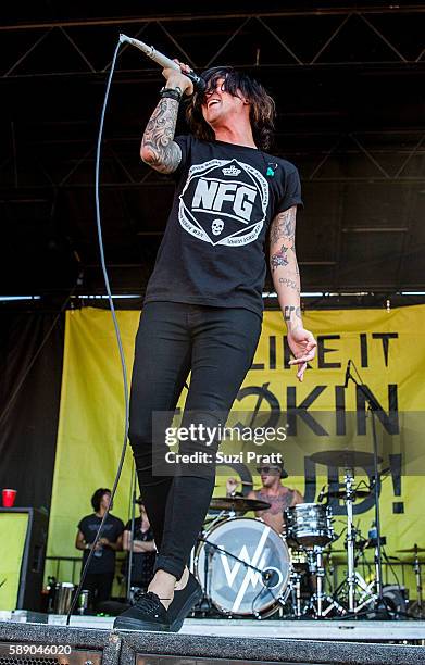 Kellin Quinn of Sleeping with Sirens performs at the Vans Warped Tour at White River Amphitheatre on August 12, 2016 in Auburn, Washington.