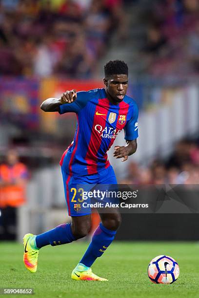 Samuel Umtiti of FC Barcelona conducts the ball during the Joan Gamper trophy match between FC Barcelona and UC Sampdoria at Camp Nou on August 10,...