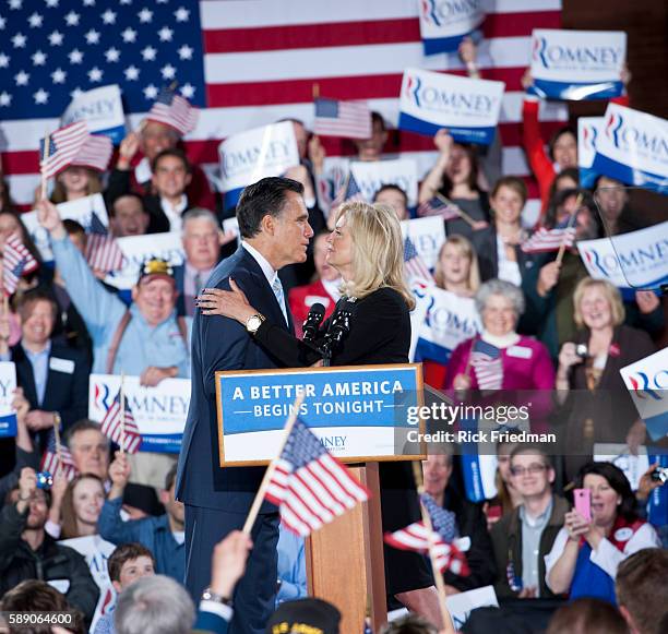 Mitt Romney Rally 454 Kiss At The American Idol Stock Photos, High-Res Pictures, and ...