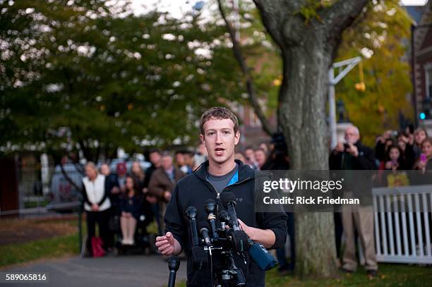 Facebook Founding 84 Mark Zuckerberg 2004 Stock Photos, High-Res Pictures, and Images ...