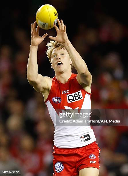 Callum Mills of the Swans marks the ball11 during the 2016 AFL Round 21 match between the St Kilda Saints and the Sydney Swans at Etihad Stadium on...