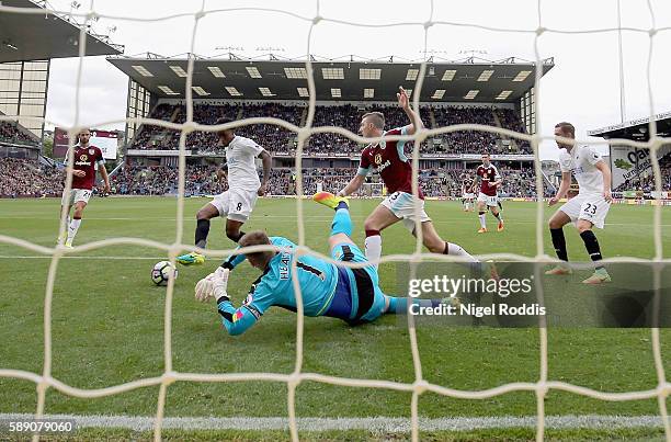 Leroy Fer of Swansea City scores his sides first goal past Thomas Heaton of Burnley during the Premier League match between Burnley and Swansea City...