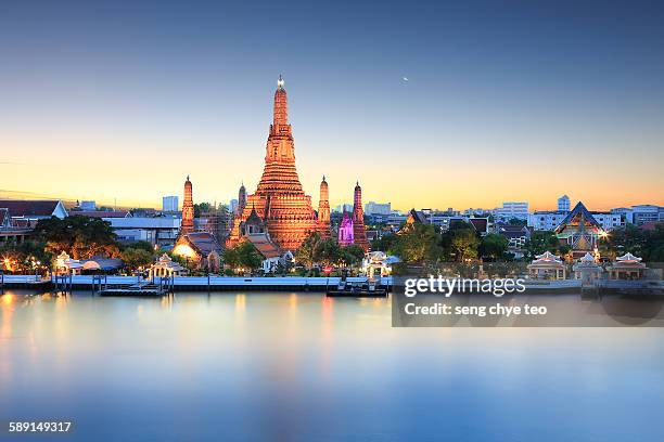 bangkok wat arun - bangkok landmark stock pictures, royalty-free photos & images