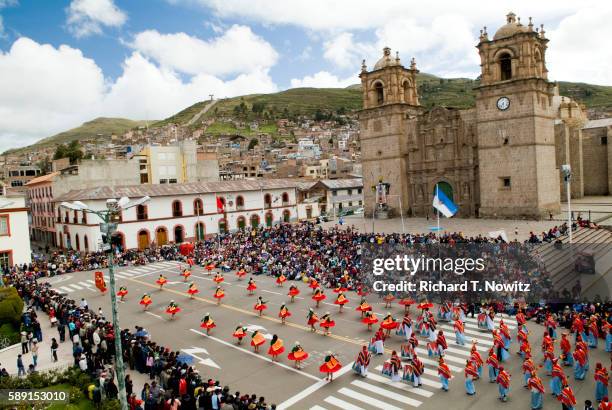 festival of the virgin of the candelaria in peru - puno stock-fotos und bilder