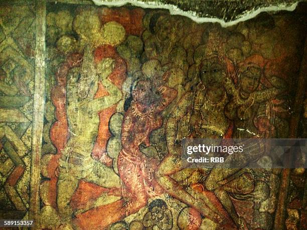 paintings in cave no 32 at ellora - ellora stock-fotos und bilder