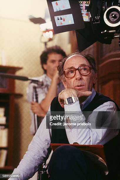 French director Claude Pinoteau on the set of his film L'Etudiante.