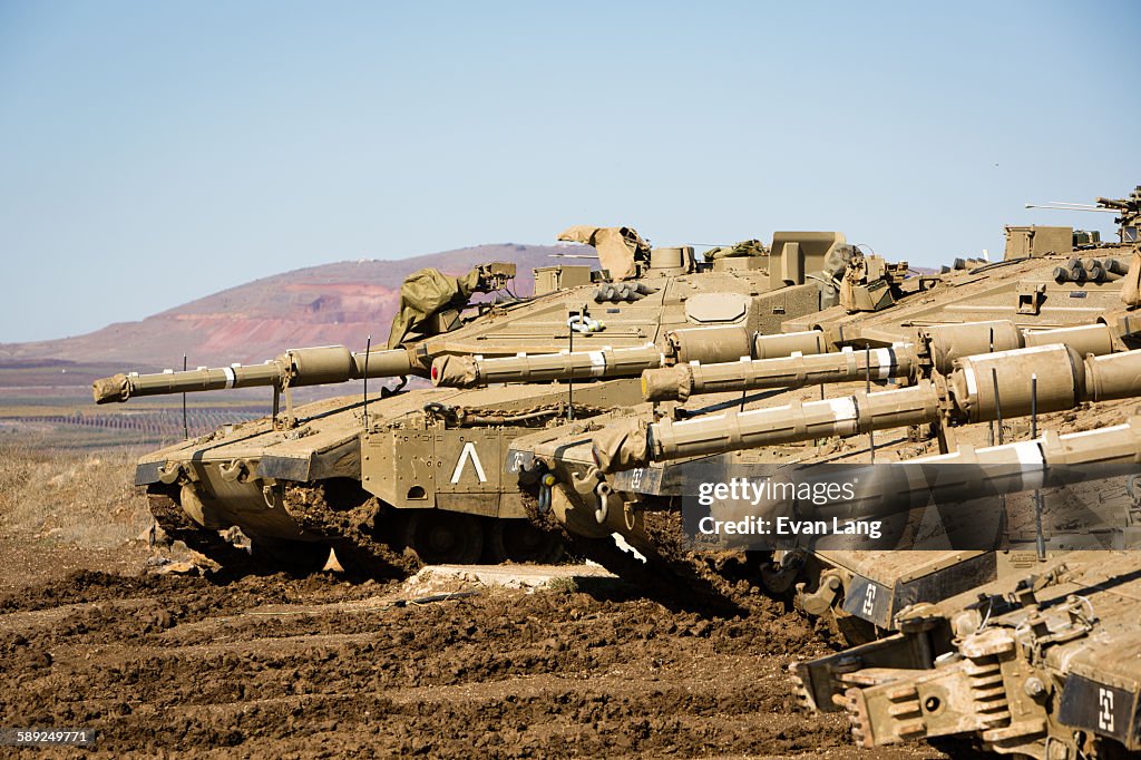 Israeli tanks on Syrian border