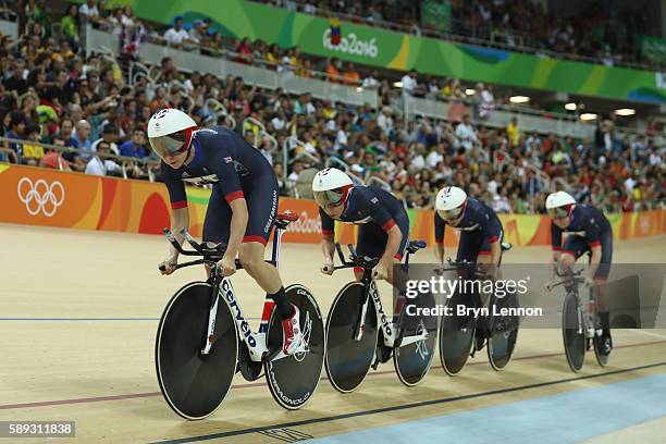 Katie Archibald, Laura Trott, Elinor Barker, Joanna Rowsell-Shand of Great Britain compete in the Women's Team Pursuit Final for the Gold medal on...