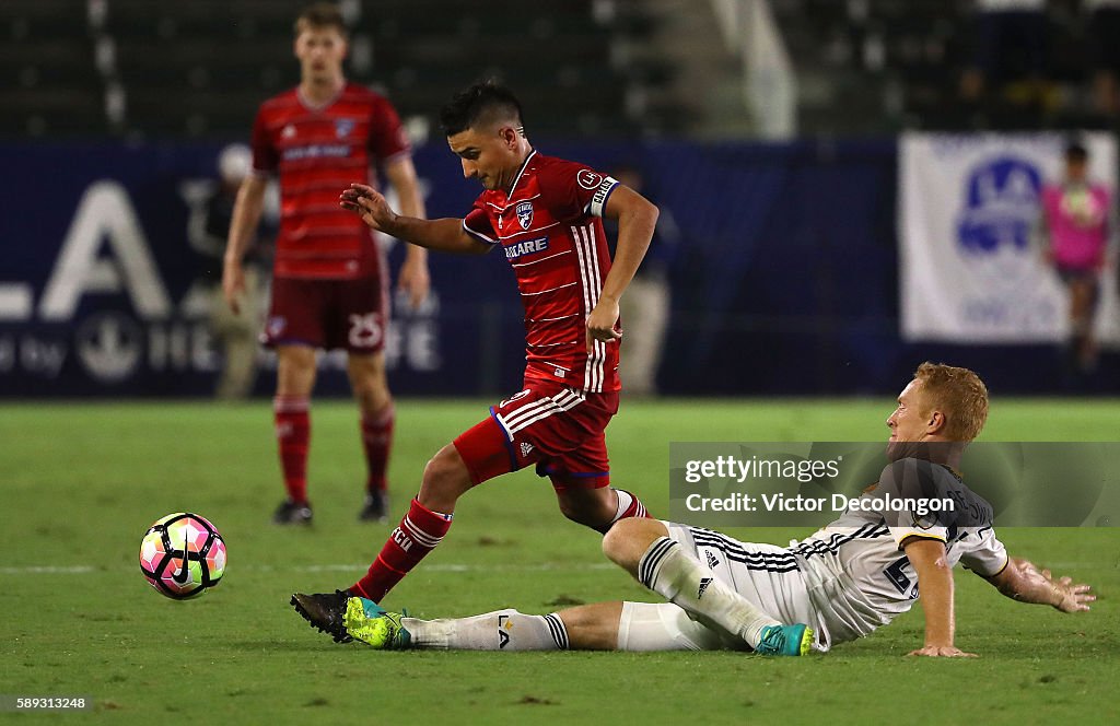 FC Dallas v Los Angeles Galaxy: Semifinal - 2016 U.S. Open Cup