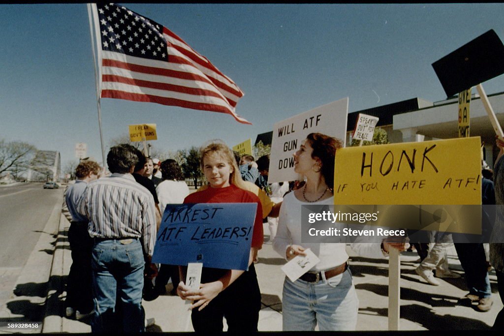 Davidians The Branch Davidians, a Christian sect led by David Koresh, lived at ...
