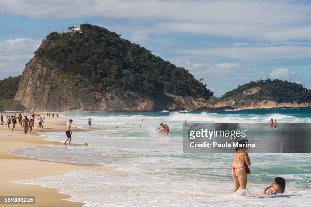 copacabana beach - olimpiadas stock pictures, royalty-free photos & images