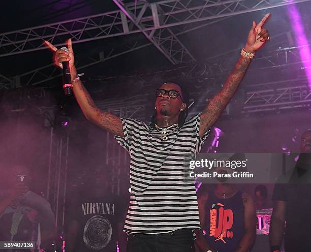 Quan The Rapper 490 Rappers Quan Stock Photos, High-Res Pictures, and Images - Getty Images