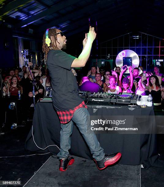 Rapper Lil Jon performs as a DJ at Mount Airy Casino Resort's Get Wet on August 13, 2016 in Mount Pocono, Pennsylvania.