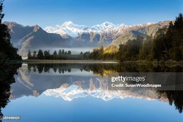 lake matheson, south island, new zealand - mt cook stock pictures, royalty-free photos & images