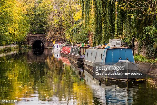 the regents canal tunnel at islington - grand union canal stock pictures, royalty-free photos & images