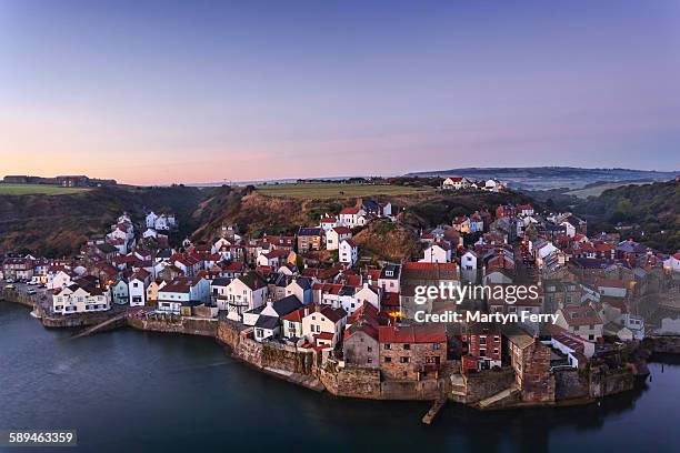 staithes at dawn - north yorkshire stock-fotos und bilder