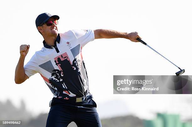 Justin Rose of Great Britain celebrates winning in the final round of men's golf on Day 9 of the Rio 2016 Olympic Games at the Olympic Golf Course on...