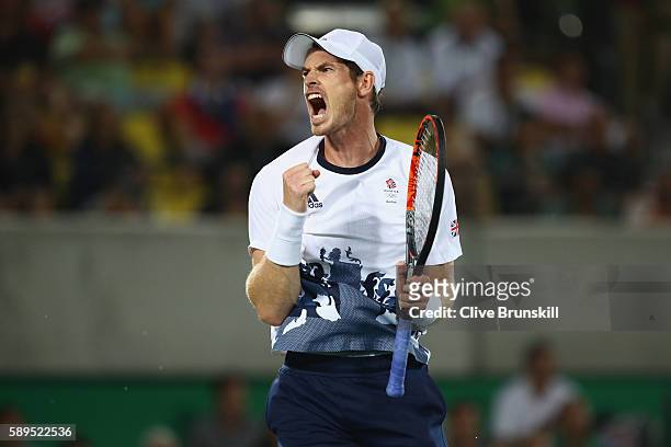 Andy Murray of Great Britain celebrates winning match point during the men's singles gold medal match against Juan Martin Del Potro of Argentina on...