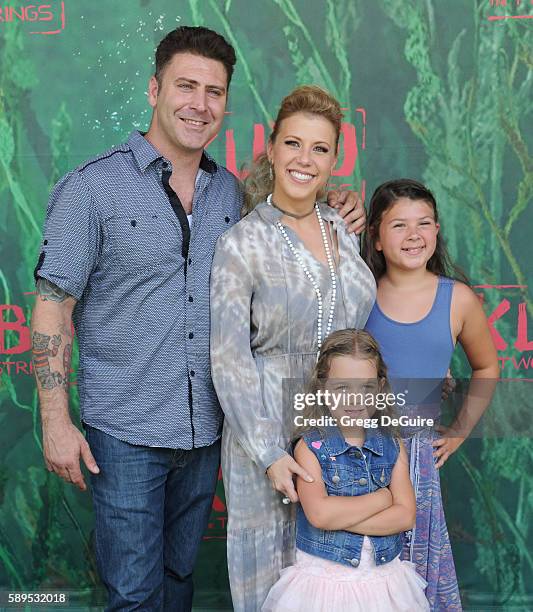 Actress Jodie Sweetin, daughter's Zoie Laurel May Herpin and Beatrix Carlin Sweetin-Coyle arrive at the premiere of Focus Features' "Kubo And The Two...