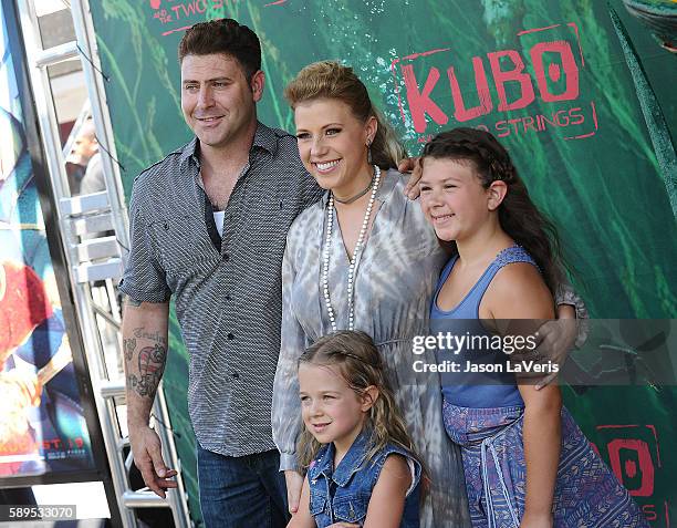 Actress Jodie Sweetin, Justin Hodak and daughters Beatrix Carlin Sweetin Coyle and Zoie Laurel May Herpin attend the premiere of "Kubo and the Two...