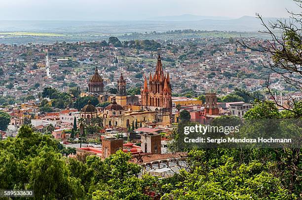 parroquia de san miguel arcángel, san miguel de allende, guanajuato, mexico - a mexican magical town - parroquia san miguel de arcángel stock pictures, royalty-free photos & images