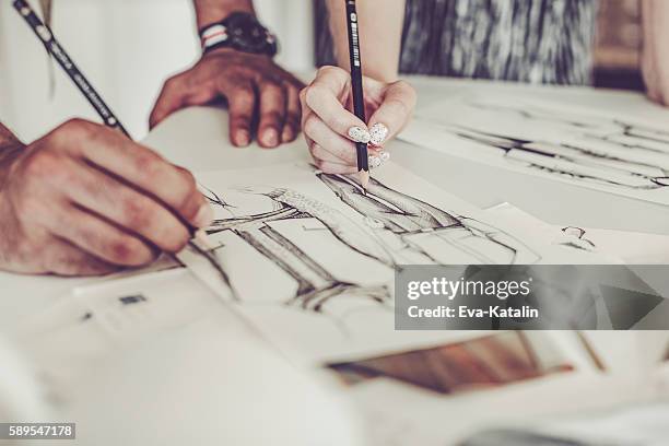 lavorare insieme - su misura foto e immagini stock