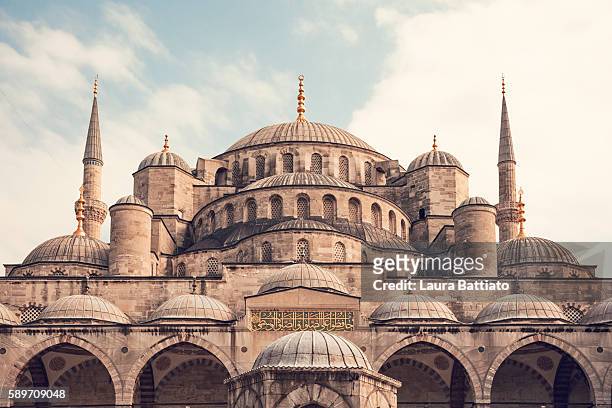sultan ahmed mosque (blue mosque), istanbul, turkey - sultan ahmet camii - hagia sophia imagens e fotografias de stock