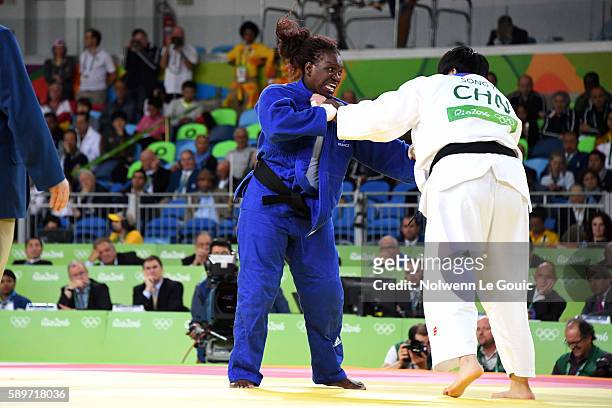 Emilie Andeol of France and Song Yu of China competes during judo semi final on Olympic Games 2016 in Rio at Carioca Arena 2 on August 12, 2016 in...