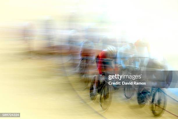 Riders compete in the Women's Omnium Scratch Race 1\6 on Day 10 of the Rio 2016 Olympic Games at the Rio Olympic Velodrome on August 15, 2016 in Rio...