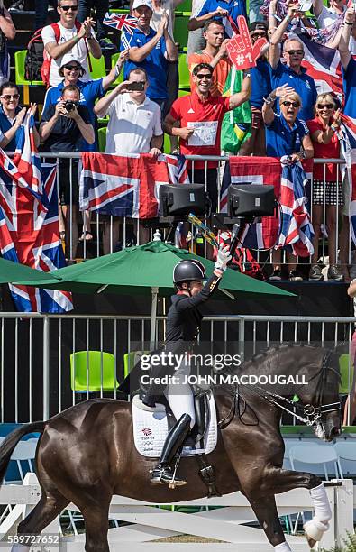 Dean Golding Racing 212 Hand Golding Stock Photos, High-Res Pictures, and Images - Getty Images