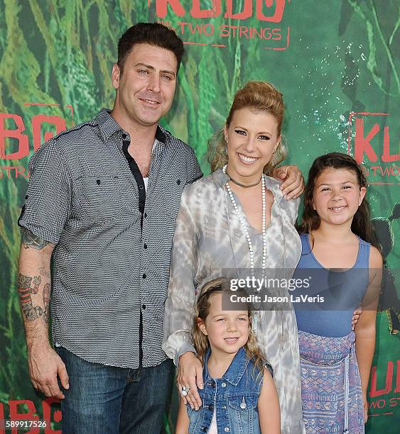 Actress Jodie Sweetin, Justin Hodak and daughters Beatrix Carlin Sweetin Coyle and Zoie Laurel May Herpin attend the premiere of "Kubo and the Two...