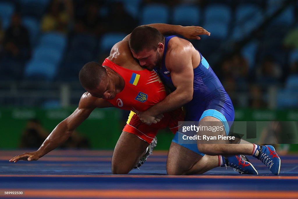 Wrestling - Olympics: Day 10
