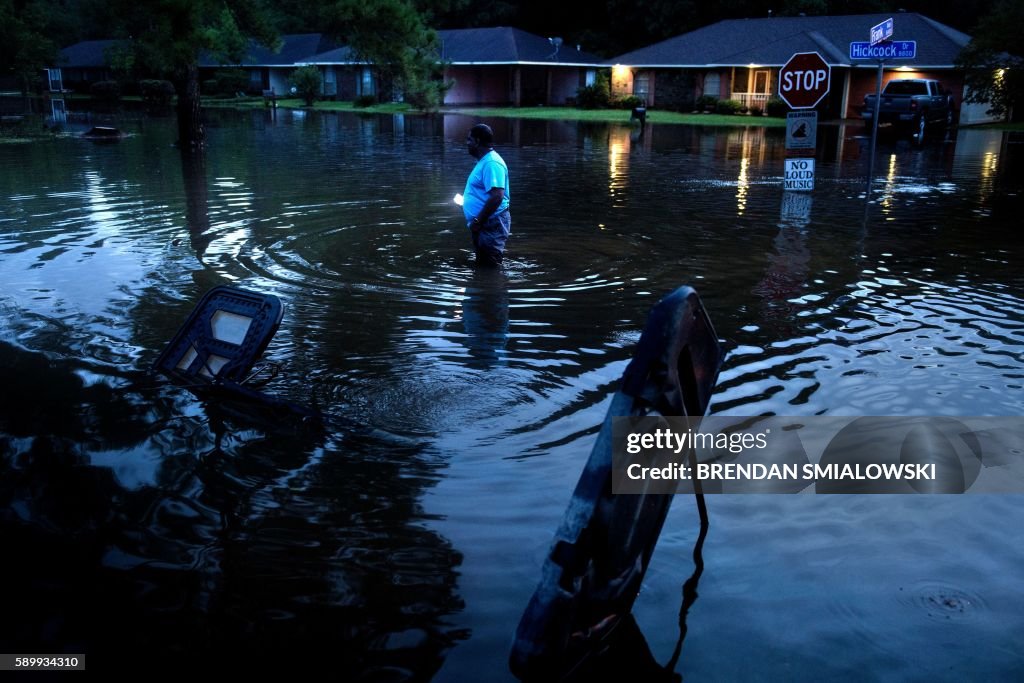TOPSHOT-flood-US-WEATHER-FLOODS