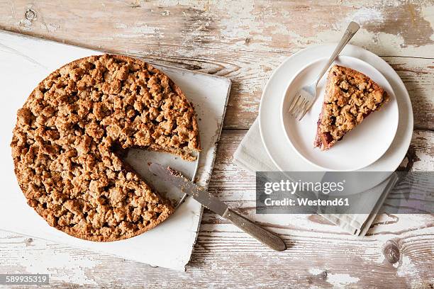 plum crumble cake of whole spelt flour, sugar free and whole-food - cobbler stock pictures, royalty-free photos & images