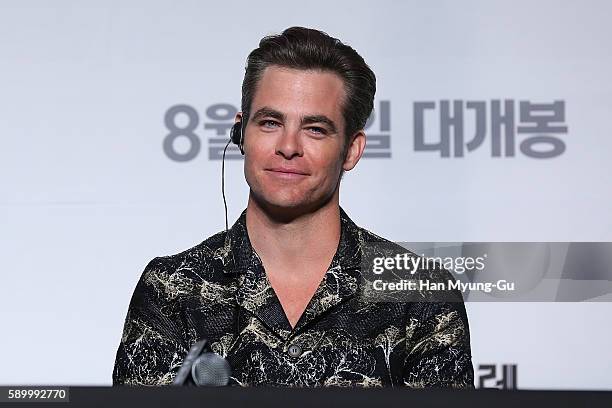 Actor Chris Pine attends the Press Conference and Photocall in advance of the Fan Screening of the Paramount Pictures title "Star Trek Beyond," on...