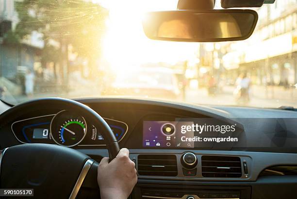 driving car - car dashboard windscreen stock pictures, royalty-free photos & images