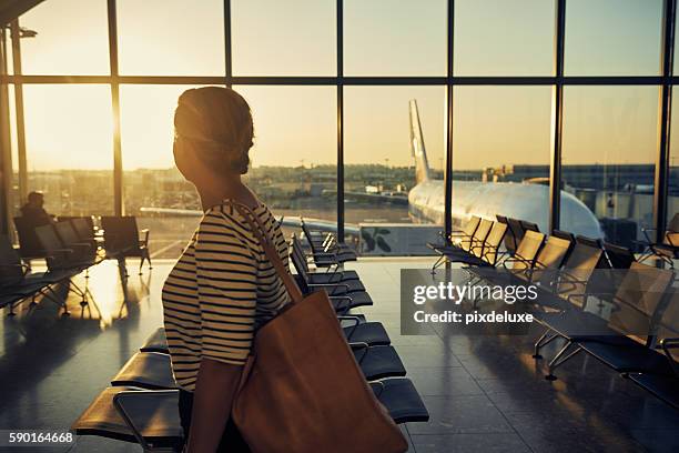 plane making her way to the gate - airport terminal stock pictures, royalty-free photos & images