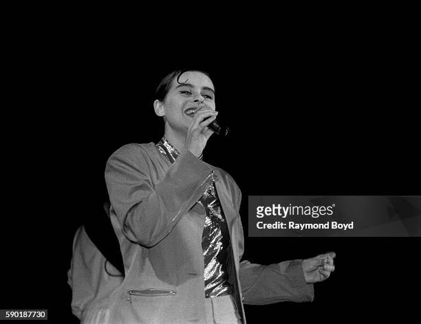 Singer Lisa Stansfield performs at the Park West Theater in Chicago, Illinois in January 1990.