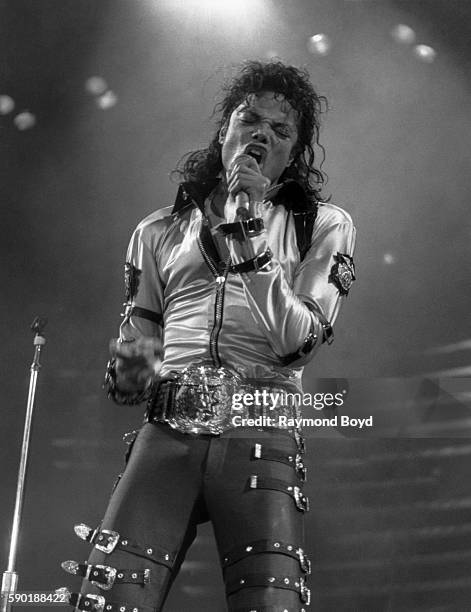 Singer Michael Jackson performs during the 'Bad World Tour' at the Rosemont Horizon in Rosemont, Illinois on April 19, 1988.