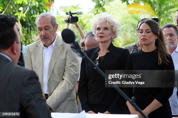 Joe Ramos, President of WAPA TV, Charytin Goyco and Sharinna Ortiz participate in a prayer moment as part of Memorial Act of Elin Ortiz Burial. TV...