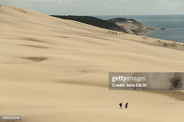people on dune de pyla pilat dune - arcachon stock pictures, royalty-free photos & images