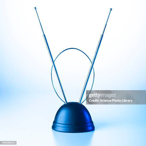 television antenna - televisieantenne stockfoto's en -beelden
