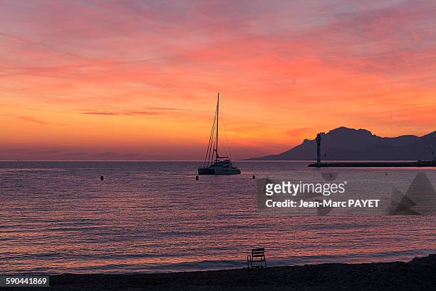 beautiful sunset and seascape - jean marc payet stock-fotos und bilder