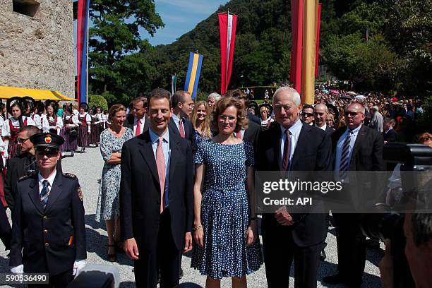 La princesse Sophie de Wittelsbach , le prince Aloïs et le prince Hans-Adam II lors de la Fête Nationale, le 15 août 2016, à Vaduz, Liechtenstein.