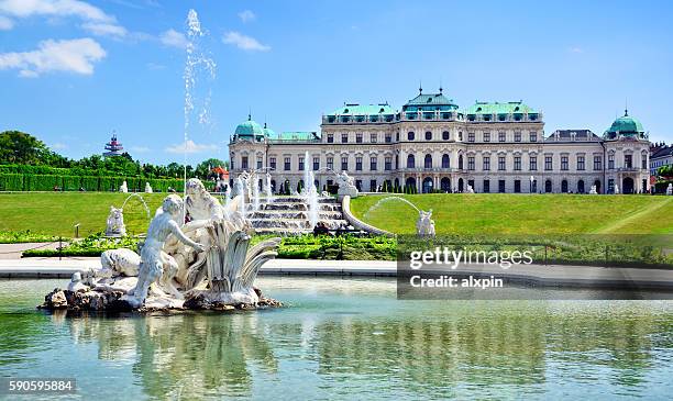 belvedere, vienna - belvedere palace vienna foto e immagini stock