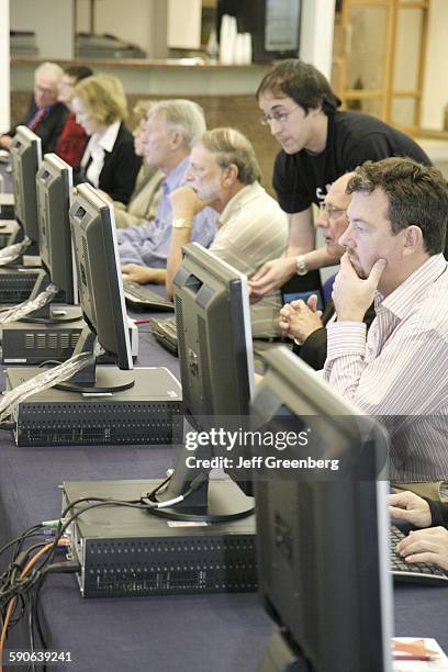 20,255 Computer Email Screen Stock Photos, High-Res Pictures, and ...